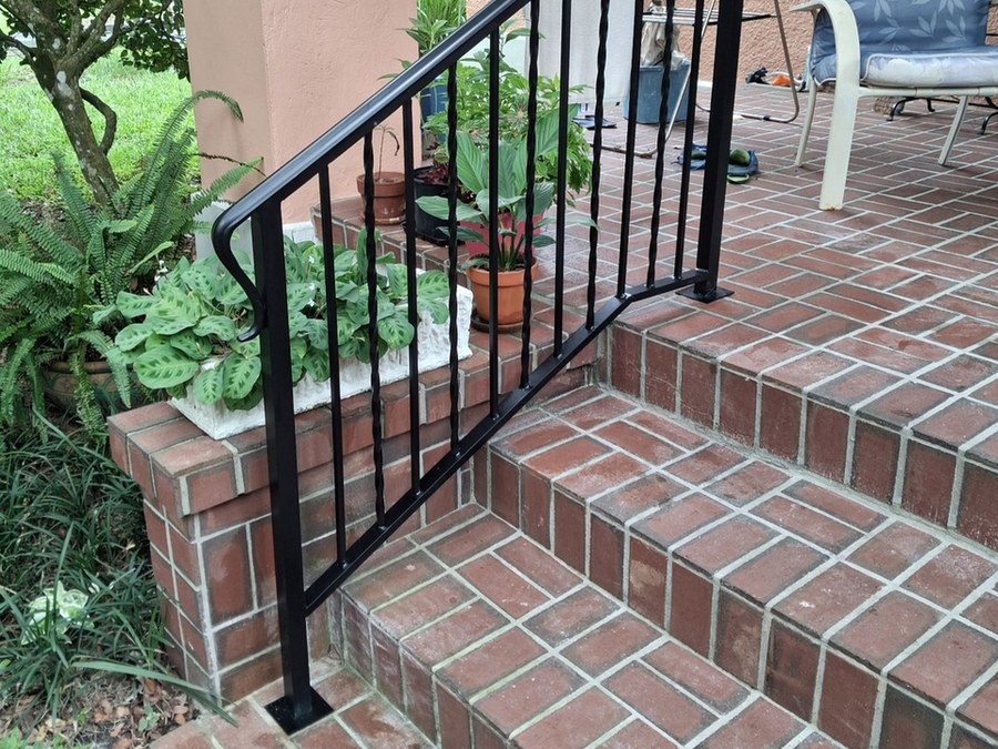 Aluminum Step Railing — Alternating Twisted Pickets (#PR-40)
