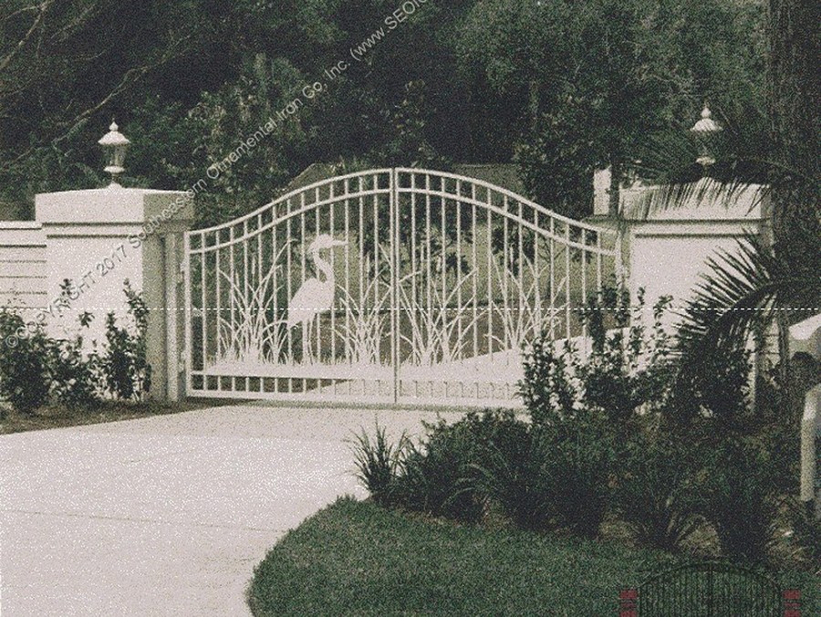 Custom Aluminum Driveway Gate (#VG-02)