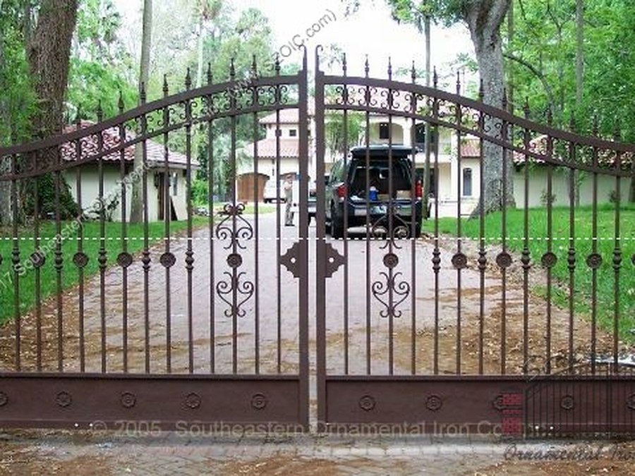 Custom Aluminum Driveway Gate (#VG-06)