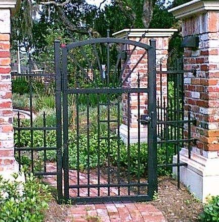 Custom-Courtyard-Gate-(WG-2)